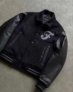 Chaqueta Universitaria Unisex de Primera Calidad con Parche Bordado, Mangas de Seda, Logotipo Frontal Personalizable para Juegos de Béisbol - Venta al por Mayor - Product Image 2