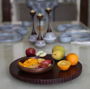 Plateau de service en bois naturel de qualité alimentaire pour collations, cupcakes, charcuterie, plateau en bois rustique, cadeaux pour la maison au meilleur prix - Product Image 1