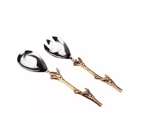 Servidor de ensalada dorado de moda con mango de metal Servidor de ensalada de último estilo Cubiertos de metal con acabado moderno - Product Image 1