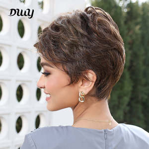 วิกผมสังเคราะห์ทรงพิกซี่สีน้ำตาล DWY Free Part พร้อมเชือกผูกด้านหน้าสีน้ำตาลอ่อนแบบโมโนเลซ - Product Image 3