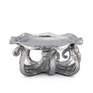 Plateau de service pour fruits et bonbons fantaisie unique en aluminium moulé argent brillant poli avec support de base à l'aspect attrayant du designer de poulpe - Product Image 1