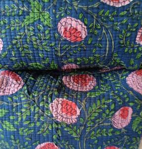 Sacs à cosmétiques en coton matelassé pour femmes de haute qualité, imprimés à la main avec fermeture éclair durable, capacité moyenne, écologiques - Product Image 5