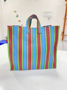 กระเป๋าช้อปปิ้งทำจากไนลอนแบบมีซิปใช้ซ้ำได้กระเป๋าชายหาดทำด้วยมือทำจากผ้าทอทำด้วยมือเป็นมิตรต่อสิ่งแวดล้อมผลิตจากอินเดียได้ตามต้องการ - Product Image 4