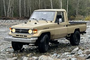 MEJOR OFERTA: LANDCRUISER 1996, 4.5 LITROS, 6 CILINDROS, TRANSMISIÓN MANUAL DE 5 VELOCIDADES, 4X4, EN PERFECTO ESTADO, IMPECABLE, EXCELENTE CONDICIÓN, LISTO PARA EXPORTAR - Product Image 4