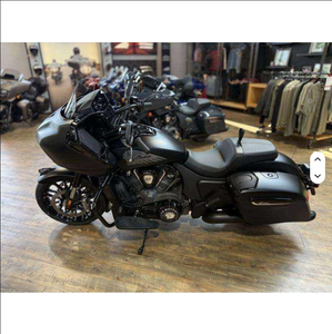 โปรโมชั่นลดราคา 2025 อินเดียน มอเตอร์ไซค์ ชาลเลนเจอร์ ดาร์ค ฮอร์ส 112 พร้อมระบบเสียง PowerBand สีดำรมควัน มอเตอร์ไซค์ครุยเซอร์รุ่นใหม่ - Product Image 2