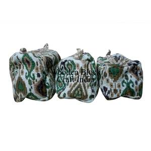 Wholesale 100% Cotton Zipper <b>Pouch</b> 3-Piece Quilted Cosmetic Accessory <b>Bag</b> Set Eco-Friendly <b>Women's</b> Makeup <b>Pouch</b> <b>for</b> Toiletry <b>Bag</b> - Product Image 2