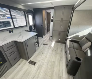 Autocaravanas Usadas Económicas 2024 2023 2022 2020 Keystones RV Hideout East 24FKS, Remolques de Viaje, Experimenta la Máxima Comodidad - Product Image 3