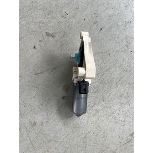 Moteur électrique de lève-vitre avant droit MERCEDES Classe B W245 1ère série (05>11) A1698204442 - Product Image 2