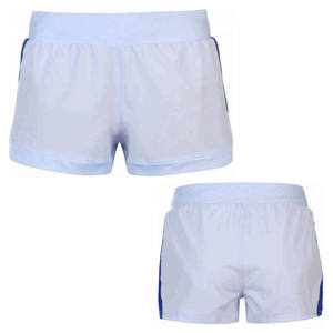 Short pour femme sur mesure en tissu de coton avec un matériau léger, idéal pour les activités pendant la saison estivale - Product Image 6