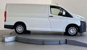 รถตู้อุตสาหกรรม LWB ปี 2023 ระดับ DIY สำหรับงานอุตสาหกรรม  แบบ ODM ปรับแต่งได้  เครื่องยนต์ดีเซลเทอร์โบ 4 สูบ 2.8 ลิตร สีเฟรนช์วานิลลา รับประกัน 3 ปี - Product Image 2