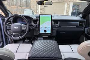 SUPER CLEAN 2022 F-O-R-D F-150 LIGHTNING PLATINUM LISTO PARA ENVIAR - Product Image 4