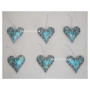 Exportateur en vrac d'ornements de Noël pour la décoration et la fête de célébration Antique Zari broderie conçue en forme de coeur - Product Image 1