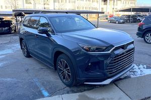 SUV Highlander 2026 con Volante a la Izquierda, Neumáticos R18, Techo Panorámico, Tecnología de Vanguardia, Buen Estado, Listo para Enviar a Japón - Product Image 2