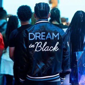 Chaqueta de invierno de retazos negra con logotipo bordado personalizado OEM, forro polar de felpa de piel de oveja transpirable, Color blanco - Product Image 3