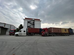 แผ่น PVC ไวนิลไฮบริดป้องกันรอยขีดข่วน20mil 6มม. เป็นมิตรกับสิ่งแวดล้อมแผ่นพื้น SPC ติดตั้งได้รวดเร็ว - Product Image 4