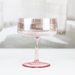 Hot Bán Thiết Kế Mới Màu Hồng Rượu Sâm Banh Thủy Tinh Coupe Với Gân Cup Biểu Tượng Tùy Chỉnh Màu Hồng Ánh Kim Loại Chất Liệu - Product Image 3