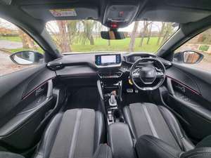 PEUGEOT 2008 1.2 PURETECH GT LINE d'occasion, conduite à gauche/droite - Product Image 2