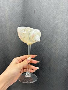 Verre à vin en coquille naturelle de luxe pour la vaisselle de mariage de plage et la salle à manger de style resort - Product Image 6