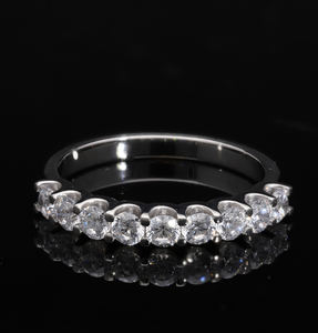 Bague classique en or blanc 14 carats avec diamant naturel et demi-éternité avec pierres rondes brillantes élégantes bijoux pour femmes - Product Image 2