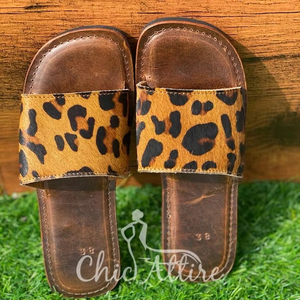 Sandalias de piel con estampado de animales de estilo occidental para mujer auténticas hechas a mano, chanclas informales para exteriores, calzado plano, sandalias con punta abierta - Product Image 1
