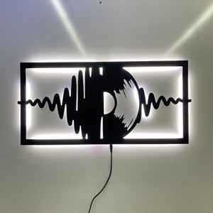 Decoración de Pared Metálica con Diseño de Disco de Música LED, 24x15 y 30x18 Pulgadas - Product Image 2