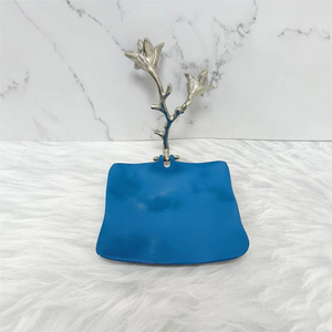 Plateau décoratif bleu de luxe avec accent de branche florale argentée Plateau en métal élégant pour table à manger Centre de table Salon - Product Image 2