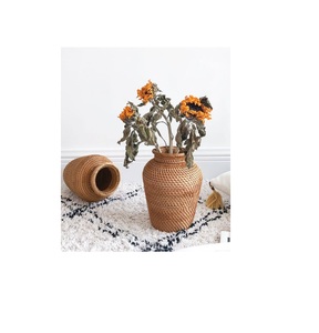 Macetas y jardineras inteligentes de bajo precio, maceta de ratán para decoración de jardín con soporte de hierro, soporte negro de Pie Grande - Product Image 1
