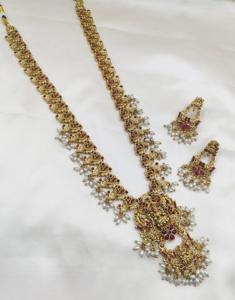 Long collier de bijoux de temple de ton or traditionnel ensemble avec des boucles d'oreilles avec des pierres pour les femmes pour les fêtes de mariage porter - Product Image 3