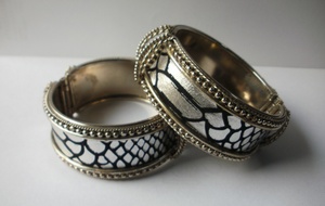 Handcrafted Luxury <b>Silver</b> Tone Copper Cuff <b>Bracelet</b> With Elegant Black And <b>Silver</b> Reptile Scale Inlay Ornate <b>Beaded</b> Edge Design - Product Image 4