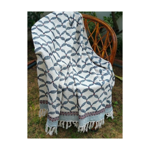 Manta de Salón Acrílica de 70x90 Pulgadas con Diseño de Gofres, Hecha en India, Calidad de Exportación, Ideal para Compradores que Buscan una Manta Acogedora y Económica para la Temporada de Invierno - Product Image 1