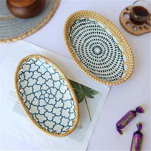 Bandeja Ovalada de Ratán y Cerámica para Servir Alimentos y Bebidas, Fabricada en Vietnam por KingCraftViet - Product Image 1