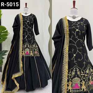 Dernières femmes portent une broderie lourde et un travail de séquence Salwar Kameez avec Lehenga et bordure en dentelle broderie fantaisie bordure en dentelle - Product Image 4