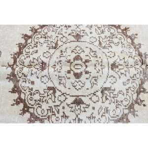 Tapis turc vintage, grand tapis de 4,6 x 8,7 pieds, tapis en laine blanc et marron à pois - Product Image 5