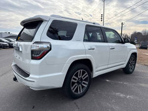 Toyota 4Runner Limited Usada de 2023 - Product Image 5