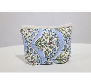 Sac imprimé à la main avec un riche travail d'impression culturelle, conçu pour un transport quotidien confortable, un usage quotidien et un choix de cadeau - Product Image 6
