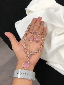 Ensemble de collier de finition mate CZ de haute qualité pour femmes bijoux en laiton de luxe avec boucles d'oreilles pour les mariages et les occasions festives - Product Image 6