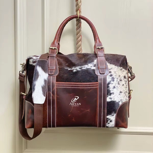 Nouveau fait à la main 100% cheveux naturels sur des sacs de sport en cuir de vachette élégant sac de voyage parfait en cuir véritable sacs à bagages occidentaux pour unisexe - Product Image 1