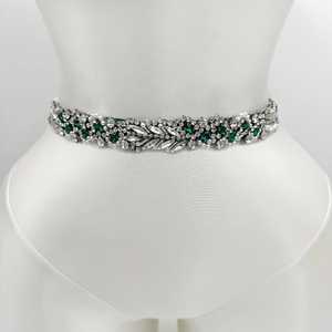 Ceinture de mariage Bridella BS100KL-Emerald avec ruban, strass émeraude et perles, ajustable, élégante et luxueuse - Product Image 1