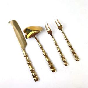 Ensemble de 6 couverts en acier inoxydable, table de cuisine idéale pour la maison et les hôtels, couverts finis plaqués couleur or, poignée stable par ACMI - Product Image 3