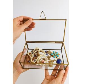 Boîte à bijoux en verre à cadre doré méticuleusement conçue, coupée avec précision et galvanisée avec une élégance durable - Product Image 1
