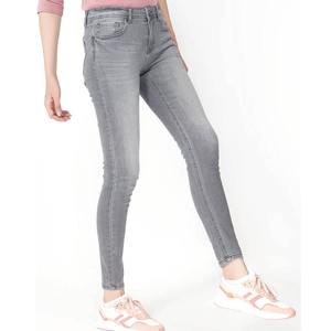 100% coton décontracté Streetwear Denim femmes jean nouveauté en gros femmes jean respirant avec des couleurs et Logo personnalisés - Product Image 1