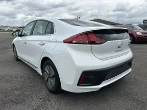 Hyundai Ioniq Híbrido 2021 en perfecto estado - Product Image 4