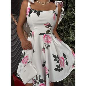 Vestido Estampado con Cuello Cuadrado 2159, Diseño de Rosas Transpirable, Cintura Natural - Product Image 1