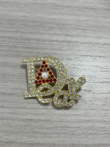 Nouvelle broche de revers de style créateur, motif triangle, avec incrustations de pierres brillantes, thème Sœur d'amitié grecque, ton rouge et blanc - Product Image 5