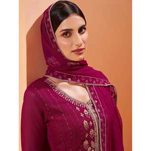 Ensemble Sharara en Georgette Magenta Séduisant avec Broderies de Paillettes – Tenue de Fête pour Femme - Product Image 4