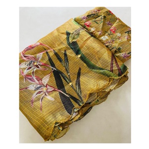 Boutique indienne Vêtements ethniques Feuille imprimée Saree jaune avec chemisier Premium Dernières exclusives Sari de mariée Tenue de fête ethnique en vente - Product Image 1