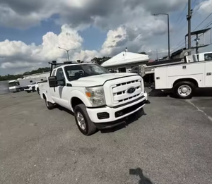 ดีที่สุด!! รถบรรทุกฟอร์ด F-350 ปี 2011 มือสอง สภาพดี แบบ Extended Cab สำหรับงานซ่อมบำรุง ขับเคลื่อน 4 ล้อ พร้อมห่วงลากจูง กระบะท้ายอเนกประสงค์ เหมาะสำหรับงานก่อสร้างและงานช่างทั่วไป - Product Image 4