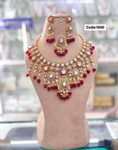 Ensemble de bijoux de mariée traditionnel Polki Collier Kundan artisanal avec boucles d'oreilles assorties disponibles au meilleur prix de l'Inde - Product Image 4