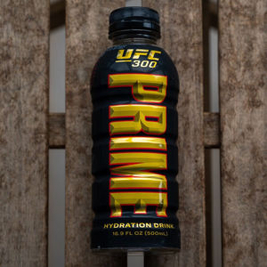 Boisson sportive PRIME Hydration USA UFC 300 Edition 500 ml, boisson PRIME Hydration, édition spéciale UFC 300, 16,9 oz (1 bouteille) - Product Image 1