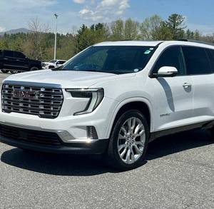 GMC Acadia Denali AWD 2024 USADO, Asientos de Cuero, Interior Oscuro, Control de Crucero Adaptativo, Neumáticos R19, Techo Panorámico - Product Image 1